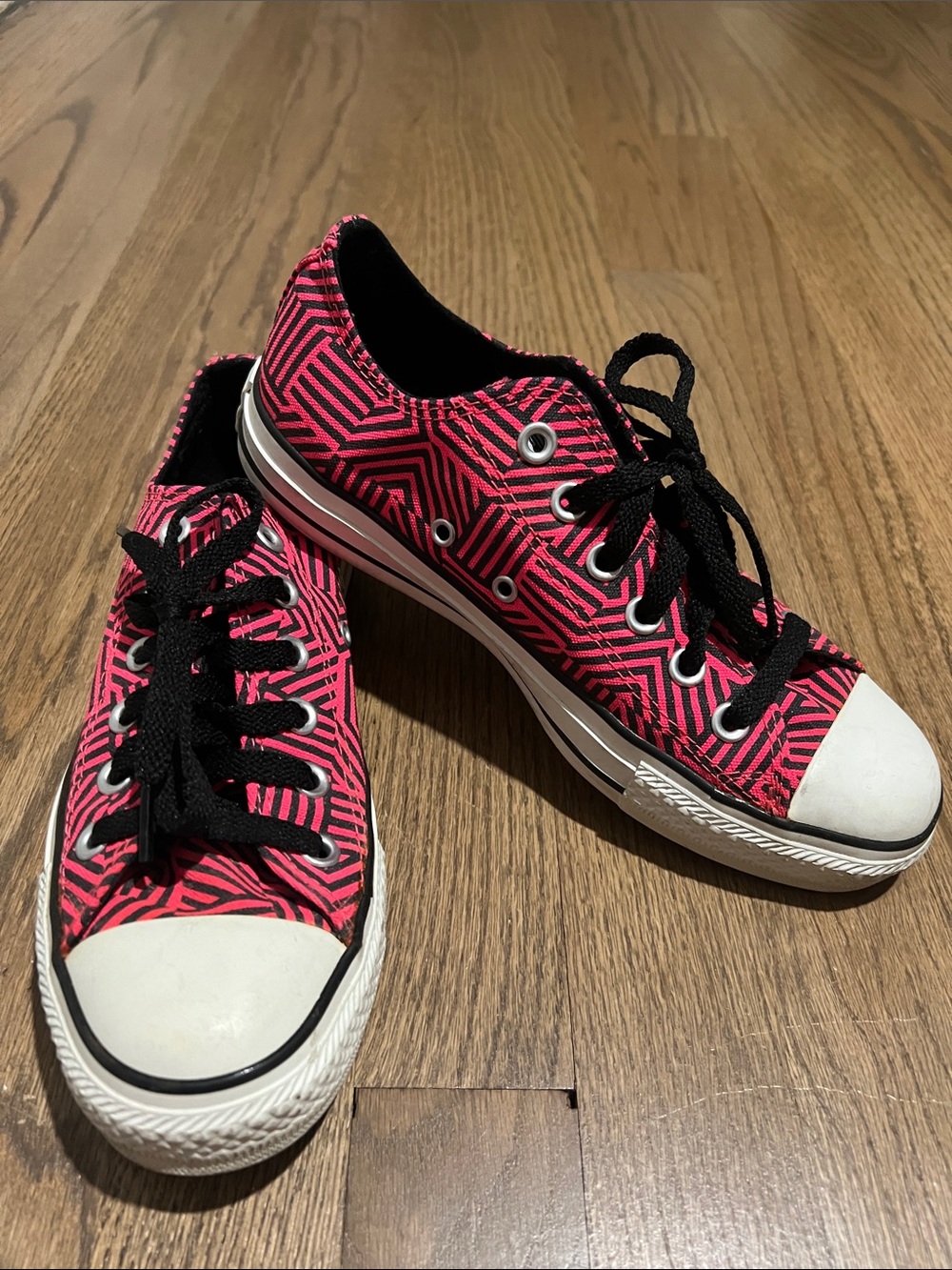 Vintage Converse All-Star Low-Top Geo Print Lace-Up Sneakers in Pink & Black